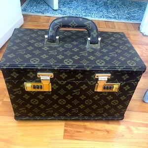 Vintage mini trunk